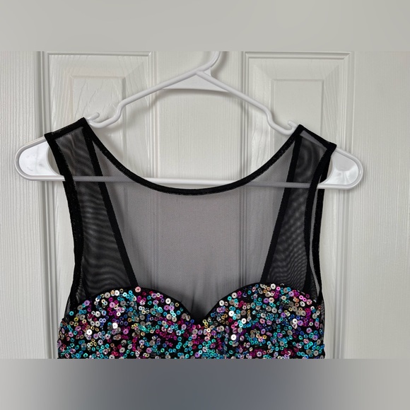 Tobi Sweetheart Sequins Bodycon Mini Dress - Picture 2 of 5